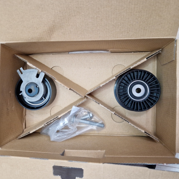 Bosch Zahnriemensatz Opel Vivaro 2.5 Cdti Bild 3 Bosch Zahnriemensatz Opel Vivaro 2.5 Cdti